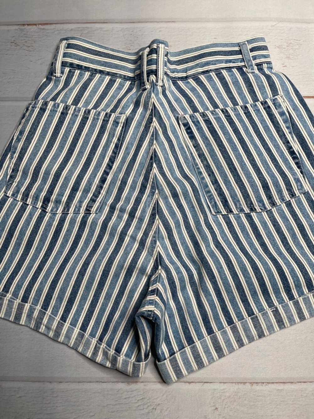Vintage Lee Jean Shorts 26 Stripes Blue High Waist Cuffed Hem 90s Mom Dungarees - Picture 8 of 9
